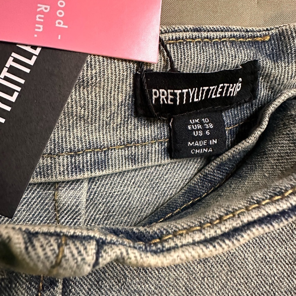 PrettyLittleThing - Stylish Denim Mini Skirt - Picture 7 of 7